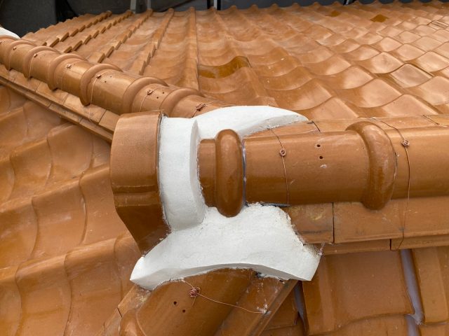 明石市の漆喰を補修した棟瓦